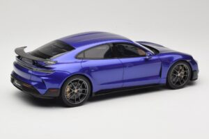 Porsche Taycan J1 Turbo GT Purple Sky Metallic GT Spirit 1:18 GT520 Hartsi — kuva 2 / 6