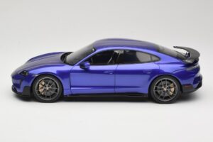 Porsche Taycan J1 Turbo GT Purple Sky Metallic GT Spirit 1:18 GT520 Hartsi — kuva 3 / 6
