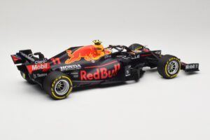 Red Bull Racing Honda RB16B #11 S. Perez Mexican GP 2021 Minichamps 1:18 110211911 Metalli — kuva 2 / 6