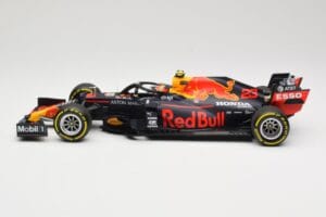 Red Bull Racing RB16 #23 A. Albon 4th Place Styrian GP 2020 Minichamps 1:18 110200223 Metalli — kuva 3 / 6