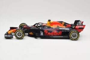 Red Bull Racing RB16 #33 M. Verstappen 3rd Place Styrian GP 2020 Minichamps 1:18 110200233 Metalli — kuva 3 / 6