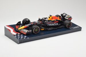 Red Bull Racing RB18 #1 M. Verstappen Winner Austin GP 2022 Minichamps 1:18 113222901 Metalli — kuva 2 / 6