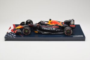 Red Bull Racing RB18 #1 M. Verstappen Winner Austin GP 2022 Minichamps 1:18 113222901 Metalli