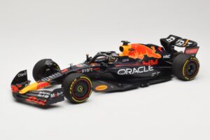 Red Bull Racing RB18 #1 M. Verstappen Winner Miami GP 2022 Minichamps 1:18 110220501 Metalli
