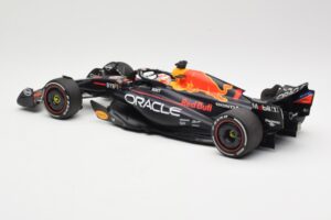 Red Bull Racing RB19 #1 M. Verstappen Winner Spanish GP 2023 Minichamps 1:18 110230801 Metalli — kuva 5 / 6