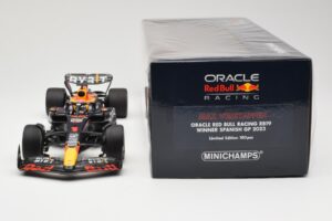 Red Bull Racing RB19 #1 M. Verstappen Winner Spanish GP 2023 Minichamps 1:18 110230801 Metalli — kuva 6 / 6