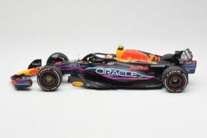 Red Bull Racing RB19 #11 S. Perez 2nd Place Miami GP 2023 Minichamps 1:18 110230511 Metalli — kuva 3 / 6