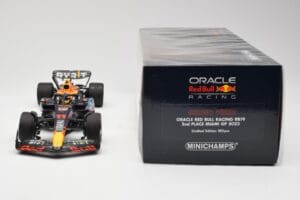 Red Bull Racing RB19 #11 S. Perez 2nd Place Miami GP 2023 Minichamps 1:18 110230511 Metalli — kuva 6 / 6
