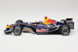 Red Bull RB1 Cosworth #14 D. Coulthard Red Bull Racing Showcar 2005 Minichamps 1:18 100050014 Metalli — kuva 3 / 6