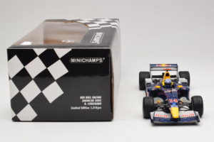 Red Bull RB1 Cosworth #14 D. Coulthard Red Bull Racing Showcar 2005 Minichamps 1:18 100050014 Metalli — kuva 6 / 6