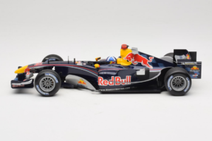 Red Bull RB1 Cosworth #14 D. Coulthard Red Bull Racing Showcar 2005 Minichamps 1:18 100050084 Metalli — kuva 3 / 7