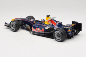 Red Bull RB1 Cosworth #15 C. Klien Red Bull Racing Showcar 2005 Minichamps 1:18 100050085 Metalli — kuva 5 / 7