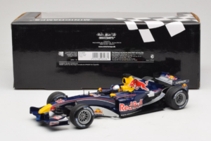 Red Bull RB1 Cosworth #15 C. Klien Red Bull Racing Showcar 2005 Minichamps 1:18 100050085 Metalli — kuva 6 / 7