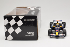 Red Bull RB1 Cosworth #15 C. Klien Red Bull Racing Showcar 2005 Minichamps 1:18 100050085 Metalli — kuva 7 / 7