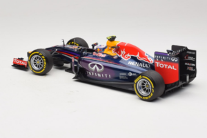 Red Bull RB10 Renault #3 D. Ricciardo Infiniti Red Bull Racing Showcar 2014 Minichamps 1:18 110140003 Metalli — kuva 5 / 6