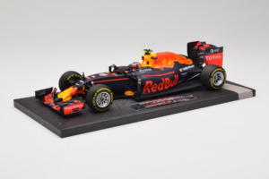 Red Bull RB12 Tag Heuer #26 D. Kvyat Red Bull Racing Showcar 2016 Minichamps 1:18 117160026 Hartsi — kuva 2 / 7