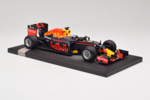Red Bull RB12 Tag Heuer #3 D. Ricciardo Red Bull Racing 1st Pole Monaco Grand Prix 2016 Minichamps 1:18 117160103 Hartsi — kuva 4 / 7