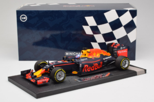 Red Bull RB12 Tag Heuer #3 D. Ricciardo Red Bull Racing Showcar 2016 Minichamps 1:18 117160003 Hartsi — kuva 7 / 7