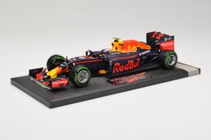 Red Bull RB12 Tag Heuer #33 M. Verstappen Red Bull Racing Showcar 2016 Minichamps 1:18 117161233 Hartsi — kuva 2 / 7