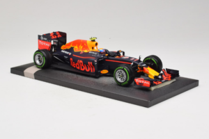Red Bull RB12 Tag Heuer #33 M. Verstappen Red Bull Racing Showcar 2016 Minichamps 1:18 117161233 Hartsi — kuva 4 / 7