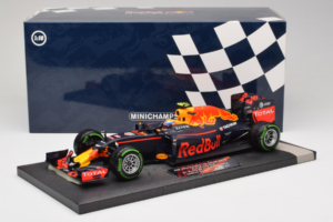 Red Bull RB12 Tag Heuer #33 M. Verstappen Red Bull Racing Showcar 2016 Minichamps 1:18 117161233 Hartsi — kuva 7 / 7