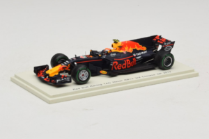Red Bull RB13 Tag Heuer #33 M. Verstappen 3rd Chinese Grand Prix 2017 Spark 1:43 S5037 Hartsi — kuva 2 / 4