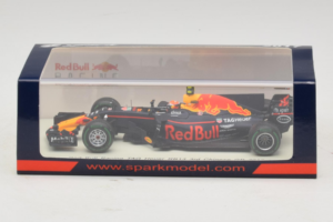 Red Bull RB13 Tag Heuer #33 M. Verstappen 3rd Chinese Grand Prix 2017 Spark 1:43 S5037 Hartsi — kuva 4 / 4