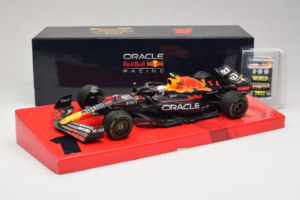Red Bull RB18 #1 M. Verstappen Oracle Red Bull Racing Japanese Grand Prix Winner World Champion 2022 Minichamps 1:18 11322280 — kuva 7 / 7