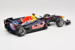 Red Bull RB6 Renault #5 S. Vettel Red Bull Racing Brazilian Grand Prix Winner 2010 Minichamps 1:18 110100205 Metalli — kuva 2 / 7