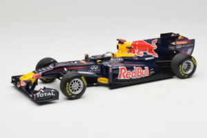 Red Bull RB7 Renault #1 S. Vettel Red Bull Racing Showcar 2011 Minichamps 1:18 110110071-1 Metalli