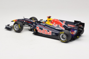 Red Bull RB7 Renault #1 S. Vettel Red Bull Racing Showcar 2011 Minichamps 1:18 110110071-1 Metalli — kuva 5 / 7