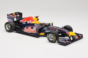 Red Bull RB7 Renault #1 S. Vettel Red Bull Racing World Champion 2011 Minichamps 1:18 110110001 Metalli — kuva 4 / 6