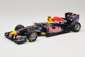 Red Bull RB7 Renault #2 M. Webber Red Bull Racing Showcar 2011 Minichamps 1:18 110110002 Metalli