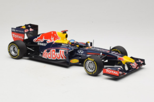 Red Bull RB8 Renault #1 S. Vettel Red Bull Racing Showcar 2012 Minichamps 1:18 110120071 Metalli — kuva 4 / 7