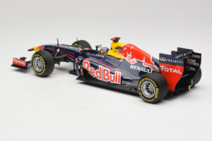 Red Bull RB8 Renault #1 S. Vettel Red Bull Racing Showcar 2012 Minichamps 1:18 110120071 Metalli — kuva 5 / 7