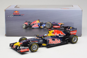 Red Bull RB8 Renault #1 S. Vettel Red Bull Racing Showcar 2012 Minichamps 1:18 110120071 Metalli — kuva 7 / 7