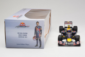 Red Bull RB8 Renault #2 M. Webber Red Bull Racing Showcar 2012 Minichamps 1:18 110120072 Metalli — kuva 6 / 7