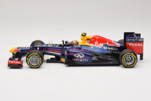 Red Bull RB9 Renault #2 M. Webber Infiniti Red Bull Racing Showcar 2013 Minichamps 1:18 110130072 Metalli — kuva 3 / 6