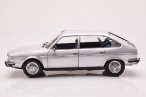 Renault 30 TX Hopea Norev 1:18 185272 Metalli — kuva 4 / 8