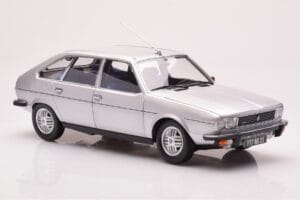Renault 30 TX Hopea Norev 1:18 185272 Metalli — kuva 6 / 8