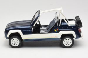 Renault 4L JP4 Sininen Otto 1:18 OT212 Hartsi — kuva 3 / 6