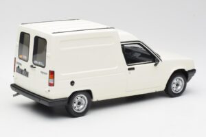 Renault Express Valkoinen Otto 1:18 OT466 Hartsi — kuva 2 / 5
