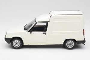 Renault Express Valkoinen Otto 1:18 OT466 Hartsi — kuva 3 / 5