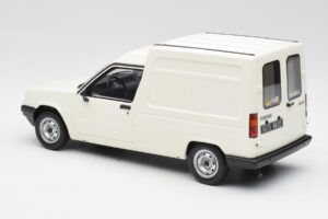 Renault Express Valkoinen Otto 1:18 OT466 Hartsi — kuva 4 / 5