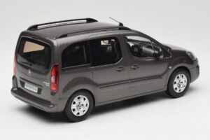Renault Juvaquatre Break 300 kg Norsunluu Norev 1:18 185260 Metalli — kuva 2 / 6