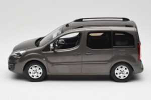 Renault Juvaquatre Break 300 kg Norsunluu Norev 1:18 185260 Metalli — kuva 3 / 6