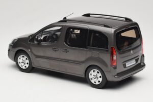 Renault Juvaquatre Break 300 kg Norsunluu Norev 1:18 185260 Metalli — kuva 5 / 6
