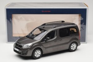 Renault Juvaquatre Break 300 kg Norsunluu Norev 1:18 185260 Metalli — kuva 6 / 6