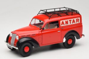 Renault Juvaquatre Utilitaire Punainen Solido 1:18 8424 Metalli