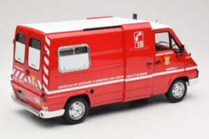 Renault Master T30 VSAB Palokunnan Punainen Otto 1:18 OT1107 Hartsi — kuva 2 / 6